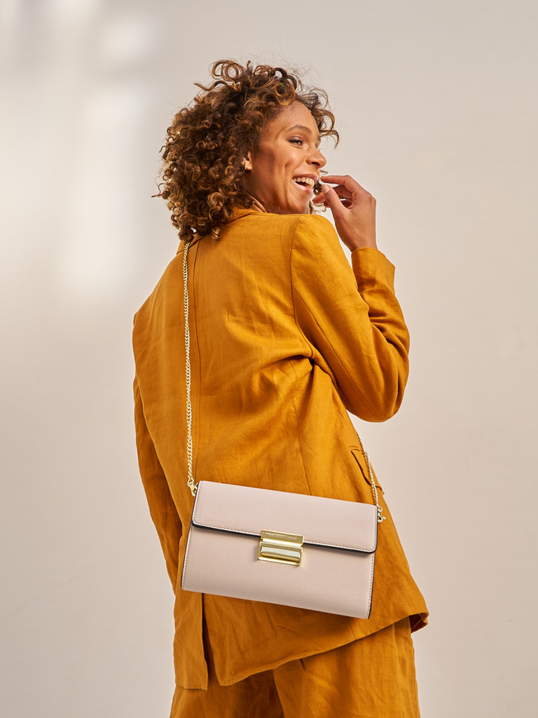 Pochette classique Erika Jacques Esterel